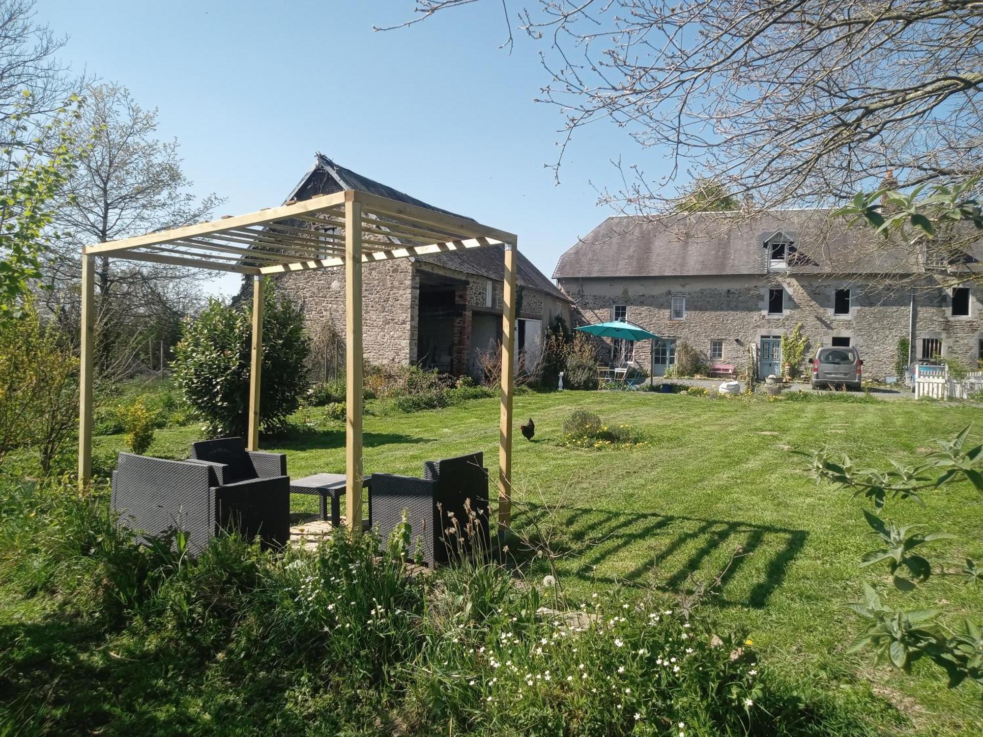 La Bicyclette Bleue Bed & Breakfast Montpinchon ภายนอก รูปภาพ